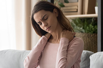 Neck pain Treatment in the Nassau County, NY: Bellmore, North Bellmore, Merrick, North Merrick, Wantagh, North Wantagh, Roosevelt, Freeport, Seaford areas